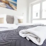 Strandhaus 2 *
