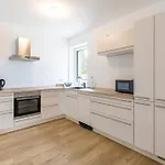Strandhaus 2 *