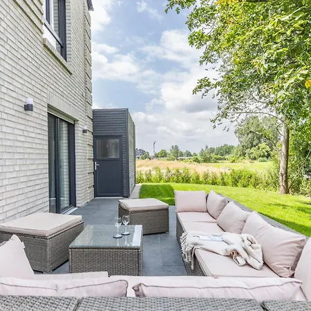 Strandhaus 2 Vakantiehuis *